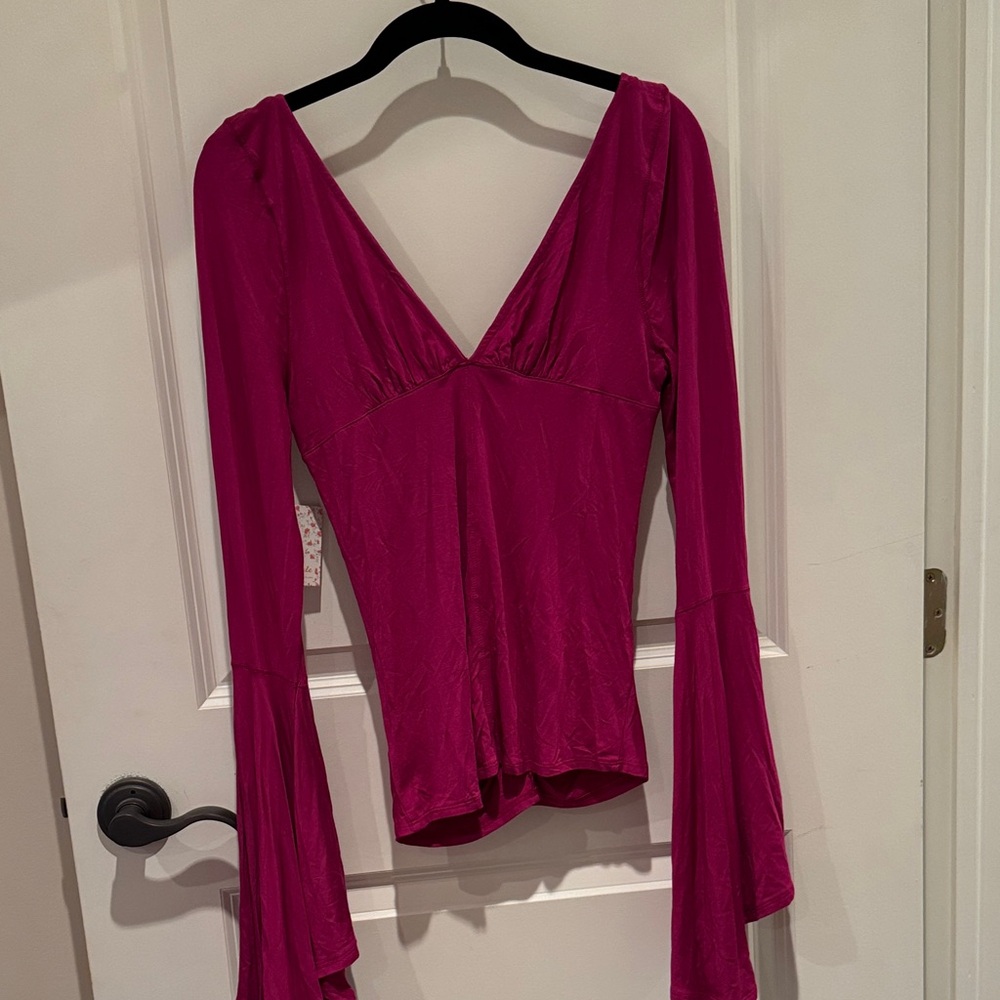 NWT Free People We The Free Magenta Ruched Bell Sleeve Blouse - Picture 4 of 4